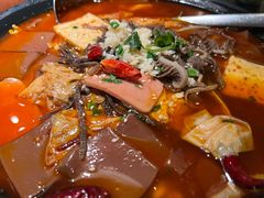川府毛血旺-吴越荣记苏州菜·松鼠桂鱼(月光码头店)