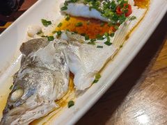 -头上红煨盐鸡·非遗院子餐厅