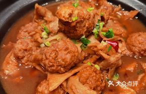 Braised Wheat Gluten with Pork Balls