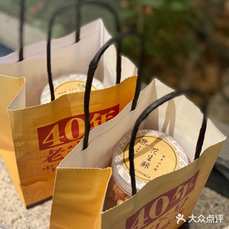 新店开业Ⅰ深圳必吃牛肉火锅，他们家的尊品雪花牛肉蛋糕太惊艳了