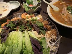 -大头虾越式风味餐厅(光明广场店)