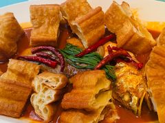 老北京烧东海黄鱼配手工大油条-北京贵宾楼饭店·紫金