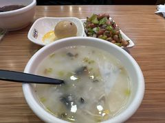 -顺溜·手工刀削面·黑金店(铜锣湾店)
