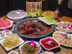 -厚山庭院重庆老火锅
