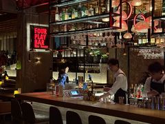 -FOUR PLAY BAR