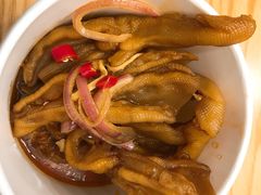 酸辣无骨鸭脚-肥安娜·小吃·饮品