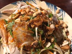 -Cuc Gach Quan Restaurant