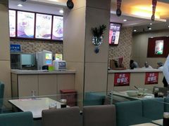 大堂-李先生牛肉面大王(营口大润发店)