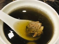 石橄榄炖龙骨汤-陆记鹅庄·潮汕菜·狮头鹅(大仟里店)
