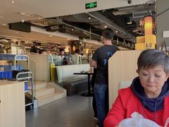 -大头虾越式风味餐厅(光明广场店)