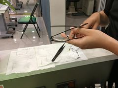 -镜客眼镜(浦江欢乐颂店)