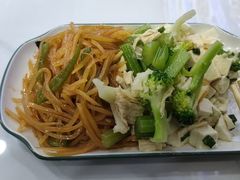 -大肚水饺锅贴·家常融合菜(新港店)