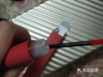 过年买的3ce的唇釉，大概七十多块钱一支，买了五支颜色