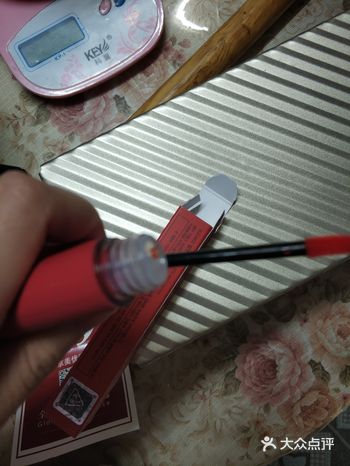 过年买的3ce的唇釉，大概七十多块钱一支，买了五支颜色
