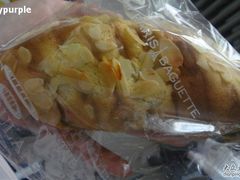 绿茶芒果面包-巴黎贝甜(华堂新辰汇店)