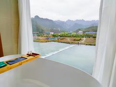 -百里峡七彩艺术小镇