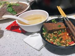 -钢管厂五区小郡肝串串香(蜀都万达店)