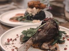 -FLOVIE FLORIST CAFE