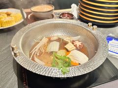 -牛YO寿喜烧·铁板烧和牛火锅自助(市府恒隆店)
