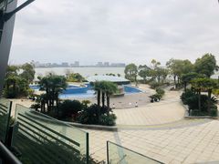 -上海滴水湖皇冠假日酒店