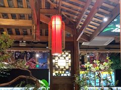 -野山舂·贵州现舂酸汤火锅(鸿通城店)