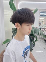 -尤司男士国潮理发馆