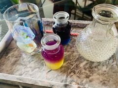 魔法药剂师蝶豆花气泡汁-The Rug Cafe(王府中环店)