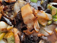 肉炒山蘑-姥家大锅台水库渔家
