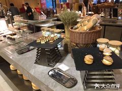 -昆山裕元花园酒店·温莎西餐厅