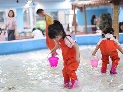 -鸿通城购物中心