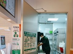 -老乡鸡(上海白玉兰广场店)