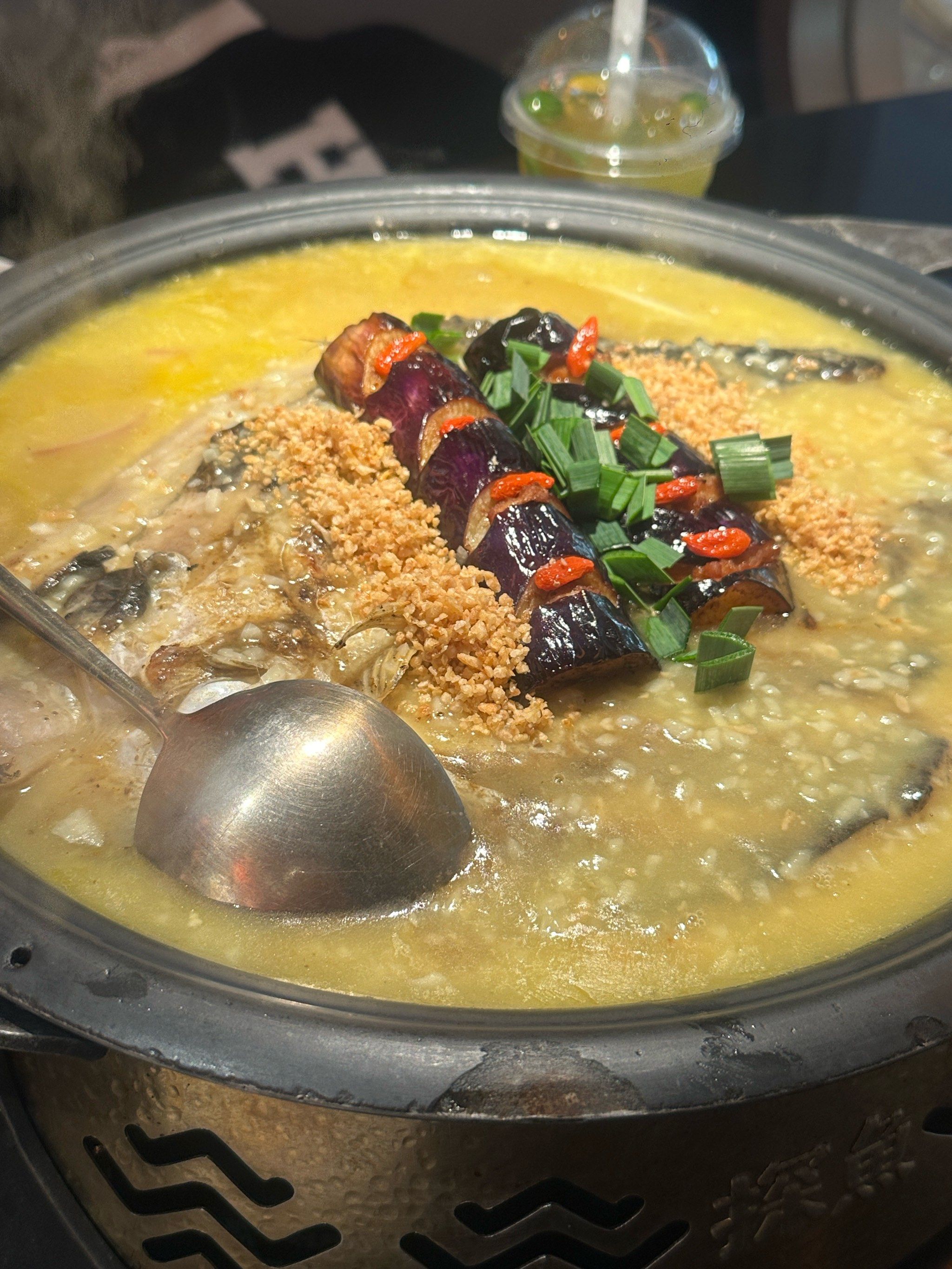 味道很好,用料很足,而且整体的环境也很好