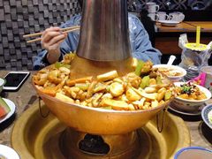 -沪小二炭火蛙锅(淮海中路美食不夜城店)