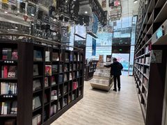 -钟书阁(群光广场店)