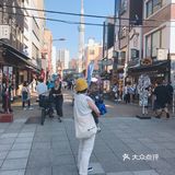 我记得是绑在了边上，然后让它化解