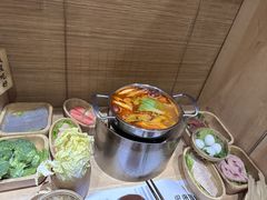 -独食火锅·半米屋台(直营总店)