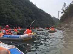 -安吉龙王山峡谷漂流