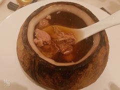 椰子八宝鸡汤-闻见中国海南菜(K11店)