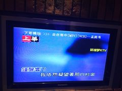孟庭苇-白纱窗的女孩-环球梦主题KTV(曲阳生活购物中心店)