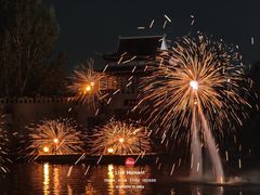 -淄博花灯齐彩城