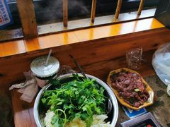 -黄利砖万峰林布依特色酸笋牛肉馆