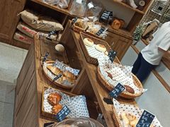 -沁屋面包店(人民东路店)