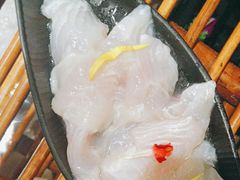 -老牌坊云南鱼豆花火锅(哈西万达店)