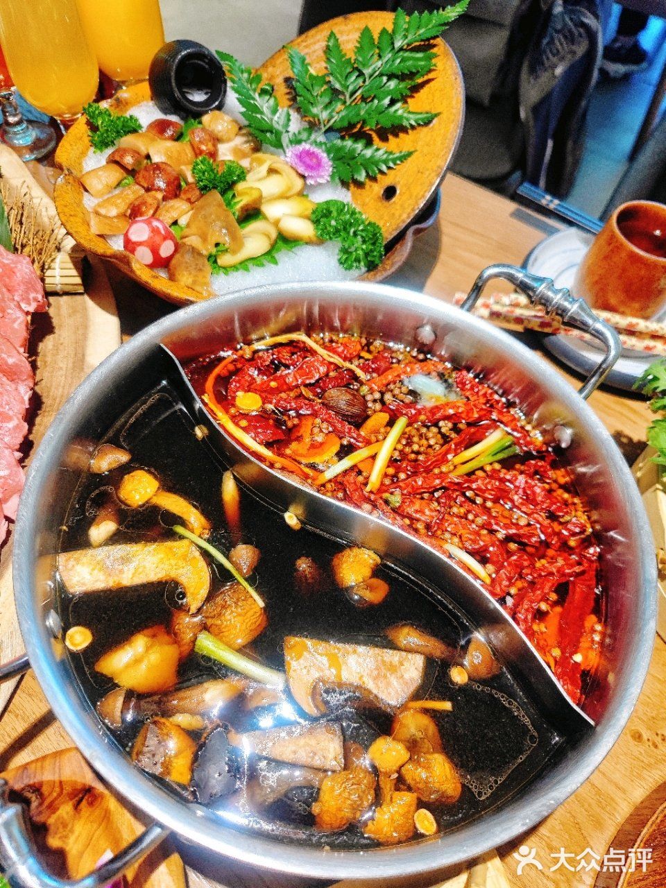 蘑锅菌菇鸡汤火锅 滋补养生鲜滋味！
