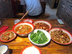 嫩豆腐牛蛙-老三样·美食研究中心(世贸路店)