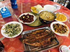 -明月食府(二区干二路店)