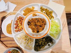 绝杀炸肉酱猪油拌粉-小满手工粉(北京富力广场店)