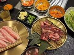 -臻牛烤肉