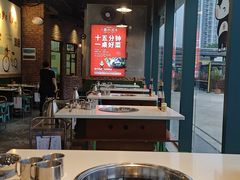 大堂-憨铁匠老火锅(龙岗万科里店)