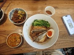 -蟹黄鱼·海派深夜面馆(江湾里店)